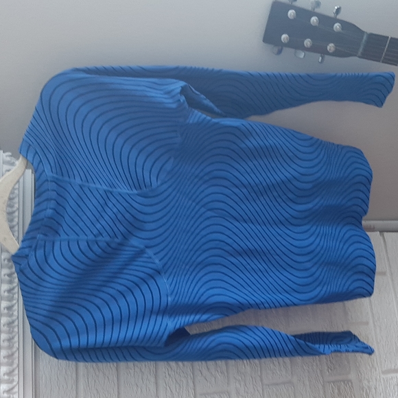 Women's Athleta Fitted Stretchy Gym Top Size M - Picture 8 of 9